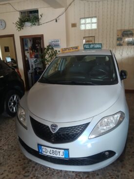 LANCIA YPSILON HYBRID ECOCHIC